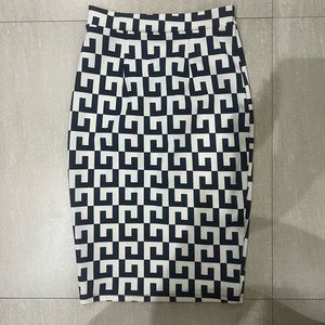 Square skirt black and white